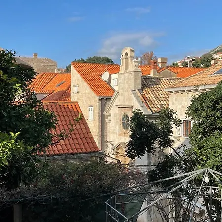 Apartament Naval *
