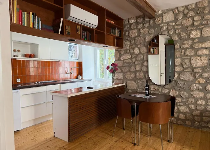 Naval Διαμέρισμα Ντουμπρόβνικ